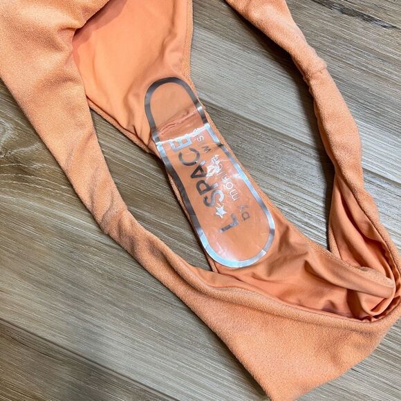 L SPACE Pastel Orange Terry Fabric 2 Piece Swimsuit Size Medium - Picture 9 of 9